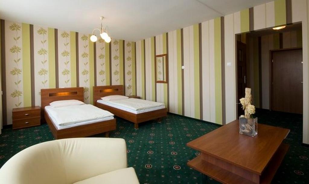 Hotel Naramowice Poznań Exteriör bild
