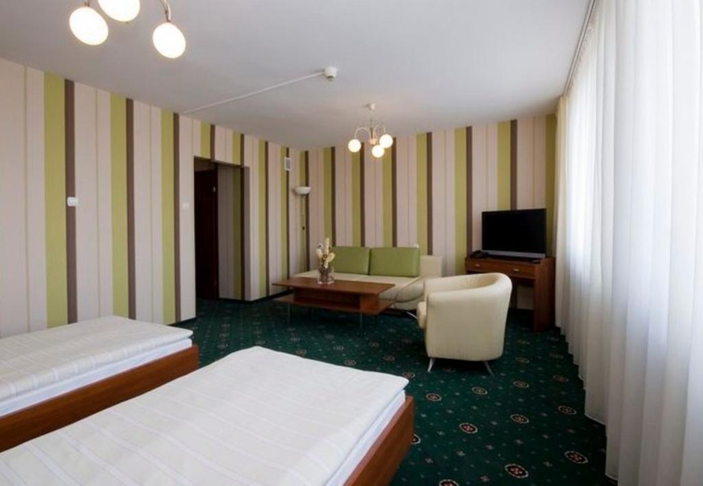 Hotel Naramowice Poznań Exteriör bild